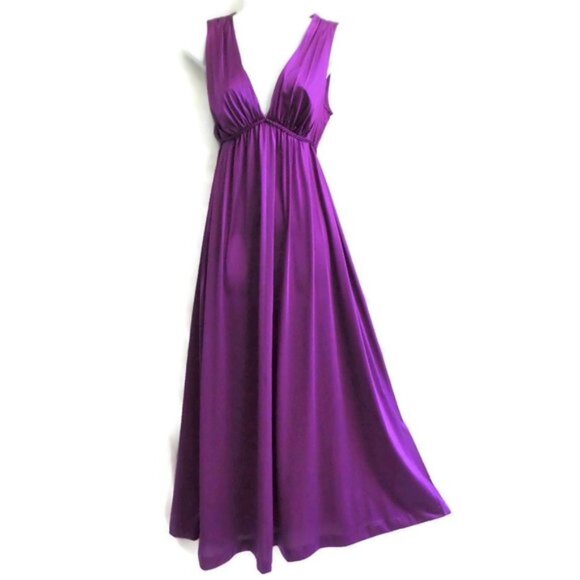 Vanity Fair Maxi Nightgown Vintage 70s Nylon USA Berry Braided Tie 34M